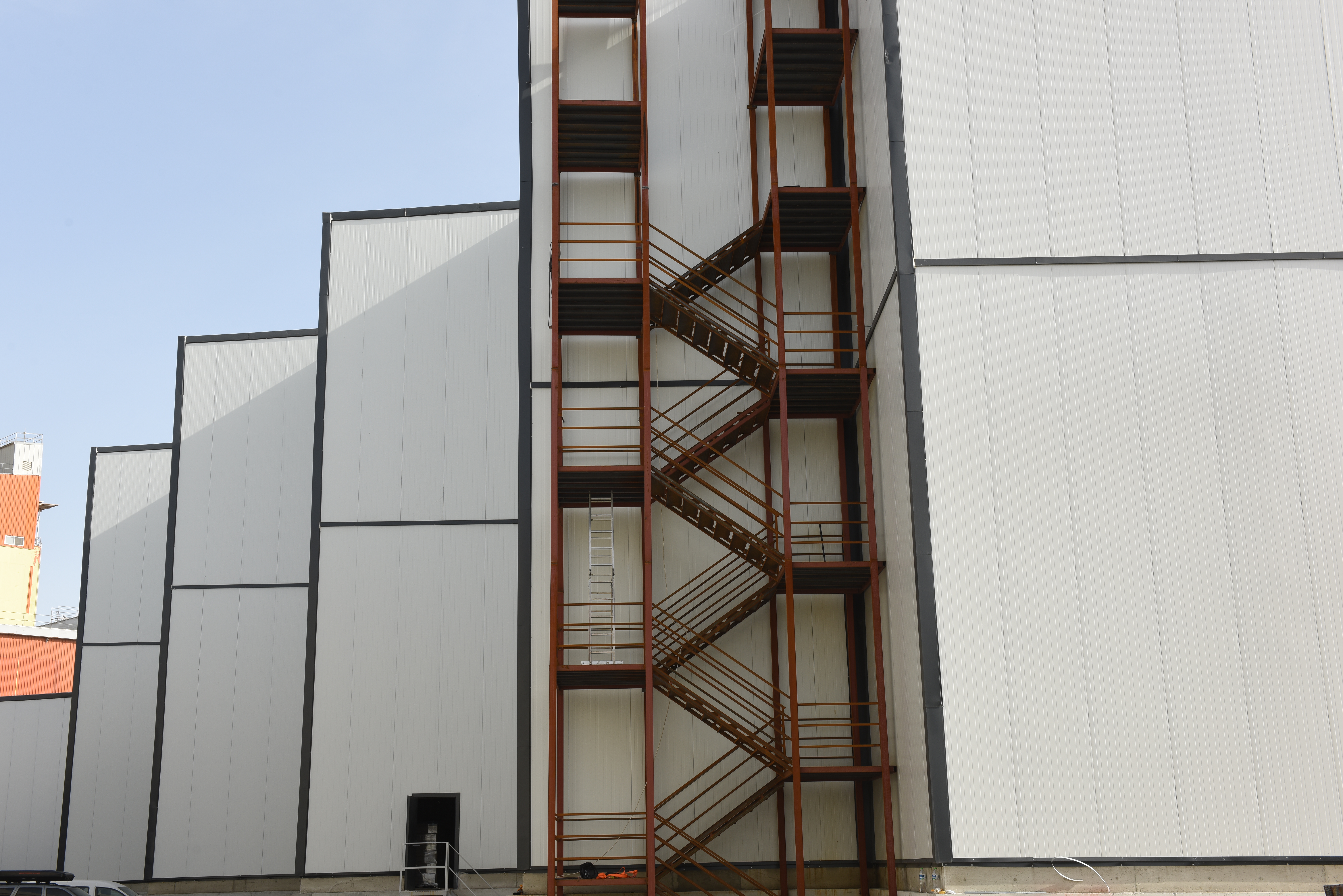 Endüstriyel Cephe Karolaj - Görsel